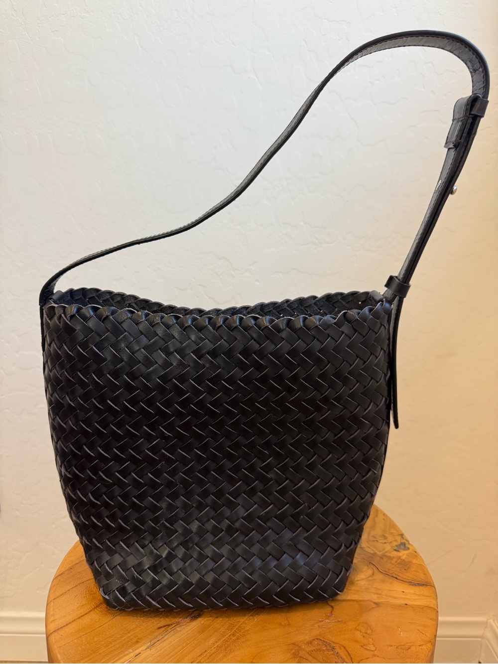 Mango Woven Leather Bucket Bag in Black - Picture 4 of 13